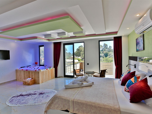  gece  -  Kasım
  | Kalkan Patara’da Jakuzili ve Korunaklı Özel Havuzlu Villa